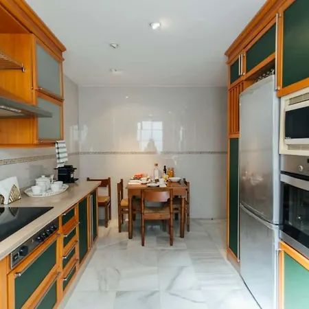 Wide And Bright- 3bd 2bth- Arenal Apartment Seville