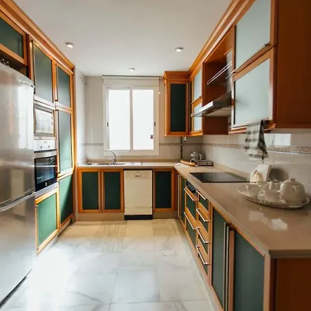 Apartment Wide And Bright- 3bd 2bth- Arenal