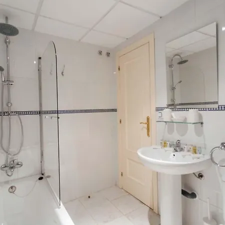 Wide And Bright- 3bd 2bth- Arenal