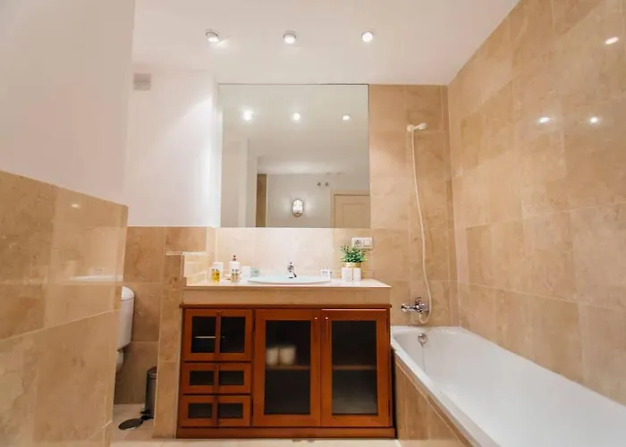 דירה Spacious 3br Fantastic Balcony Location