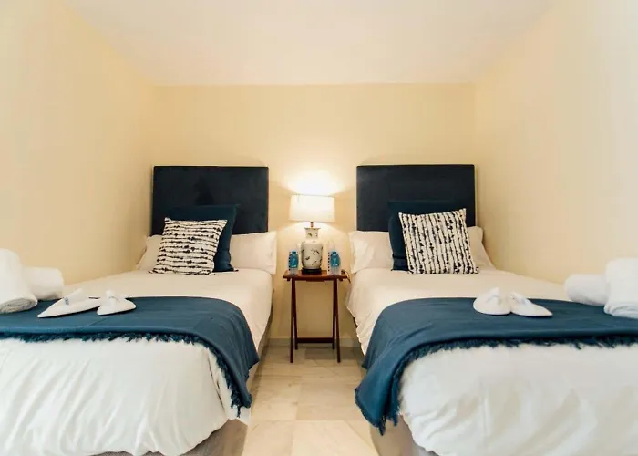 Spacious 3br Fantastic Balcony Location